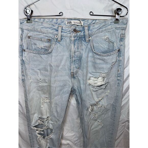 Zara Light Wash Distressed Jeans - Size USA 31 - Picture 3 of 6